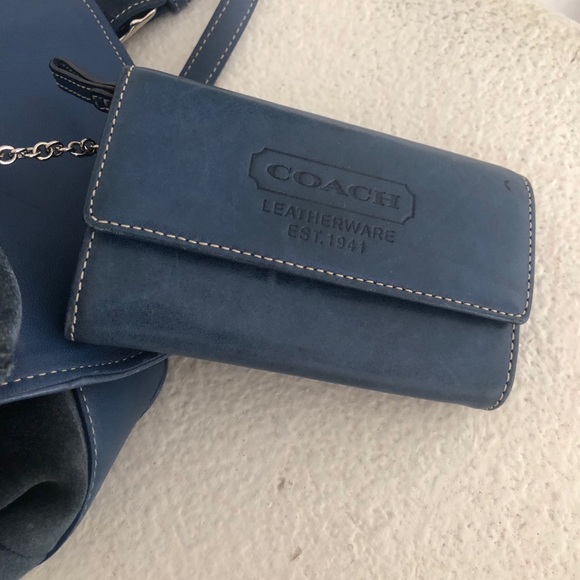 Blue suede coach bag! Great condition! - Picture 4 of 9